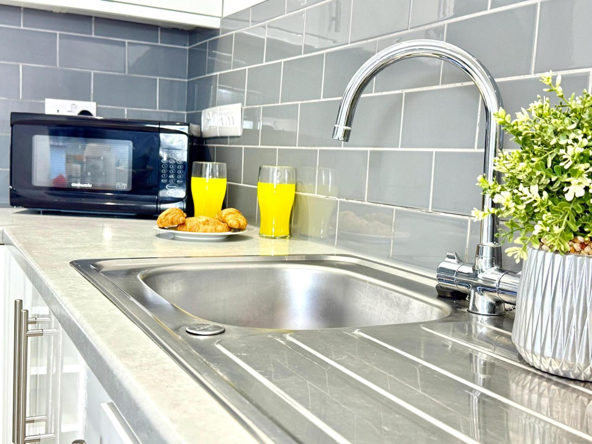 Hazel 1-Bedroom Cousy Flat, Parking, Wifi, Prime Location, Close To Blenheim Palace & Oxford Кидлингтон Экстерьер фото