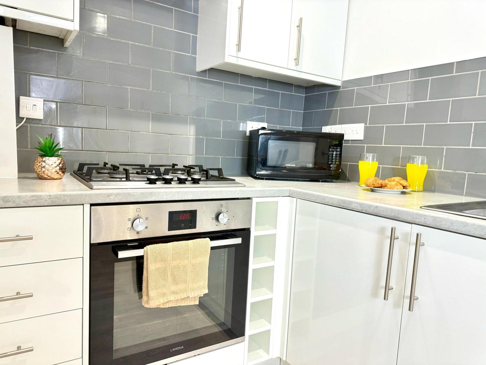 Hazel 1-Bedroom Cousy Flat, Parking, Wifi, Prime Location, Close To Blenheim Palace & Oxford Кидлингтон Экстерьер фото